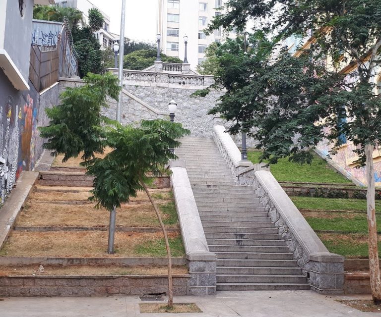 Foto real de Escadaria do Bixiga