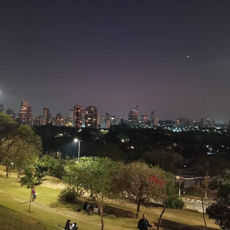 Foto real de Praça Pôr do Sol