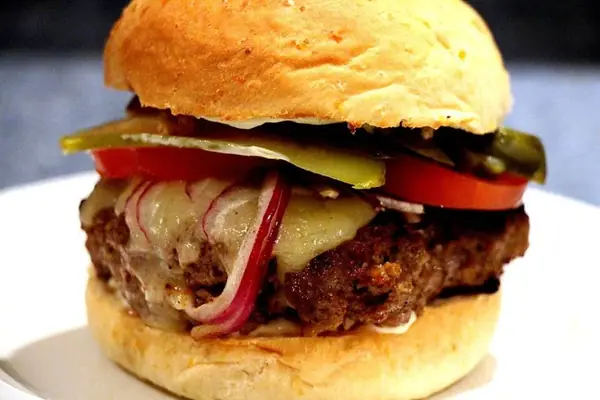 Burger com oferta 2 por 1 no Prime Gourmet São Paulo